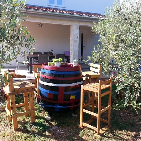Holiday Home Hrast Debeljak Esterno foto