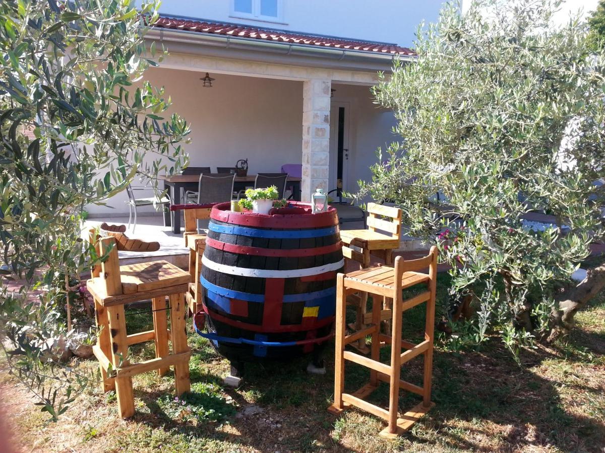Holiday Home Hrast Debeljak Esterno foto