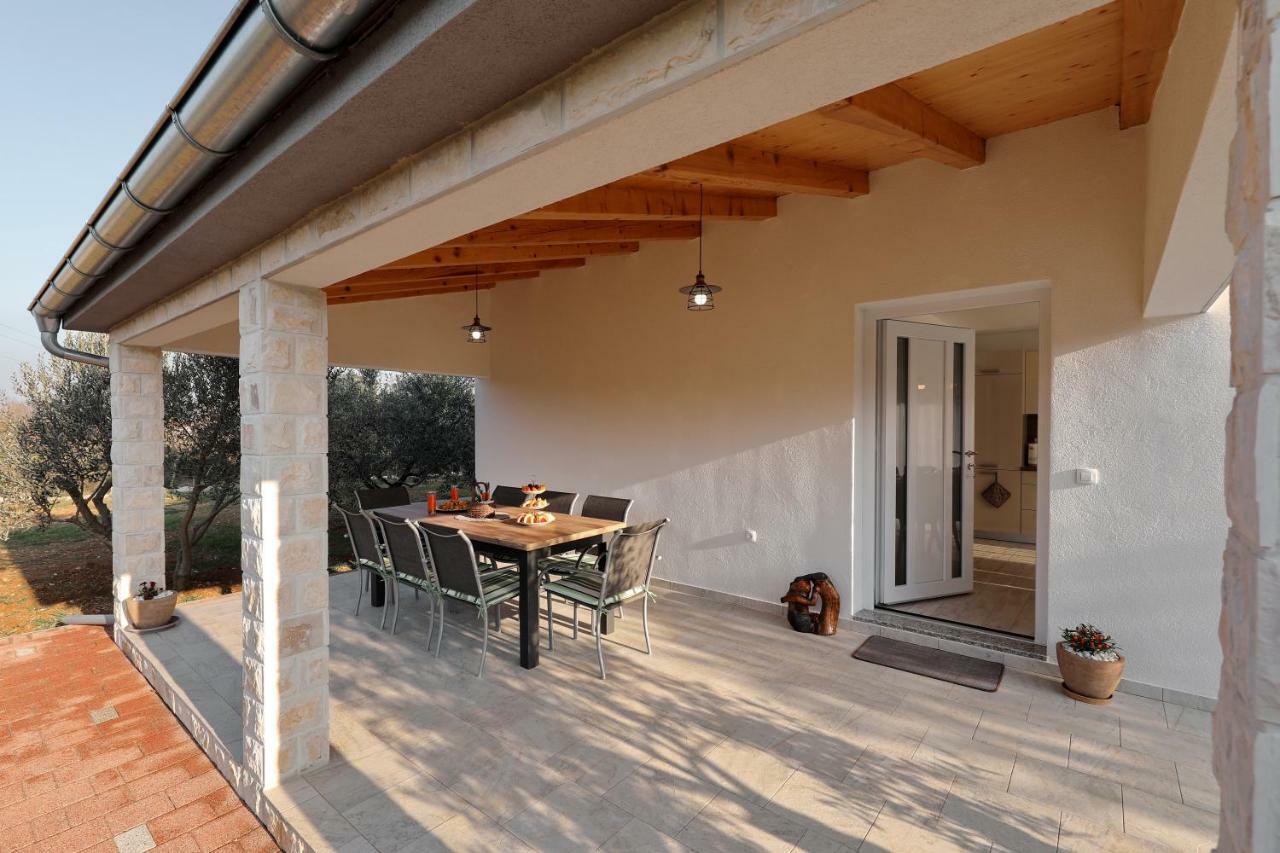 Holiday Home Hrast Debeljak Esterno foto