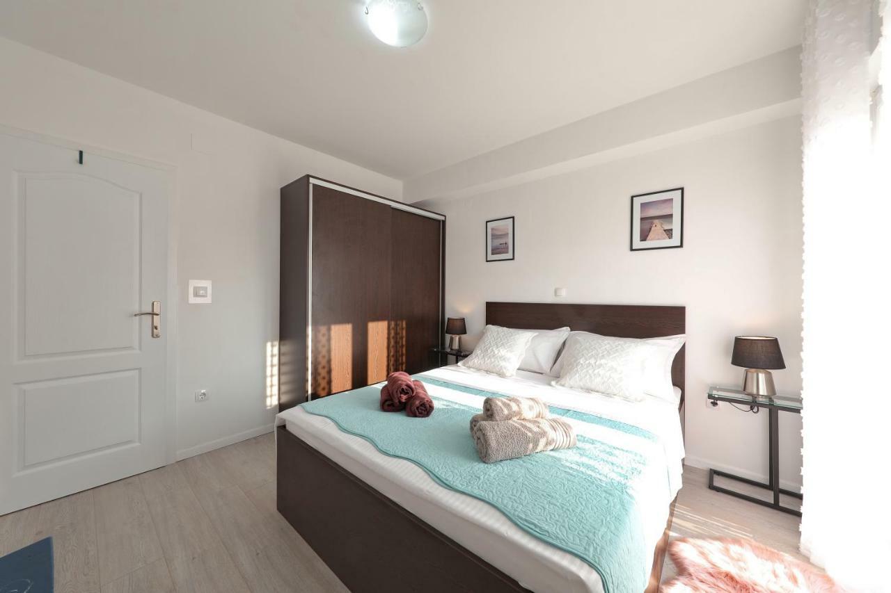 Holiday Home Hrast Debeljak Esterno foto