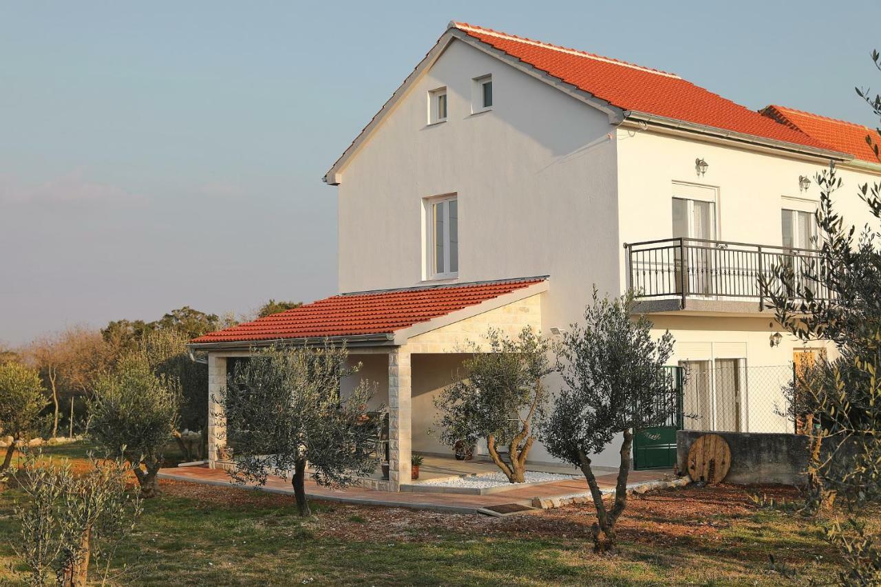 Holiday Home Hrast Debeljak Esterno foto