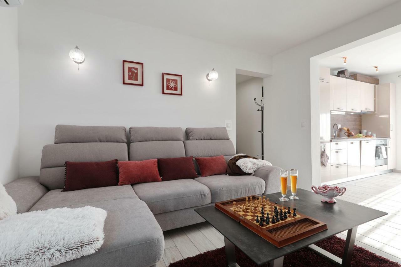 Holiday Home Hrast Debeljak Esterno foto
