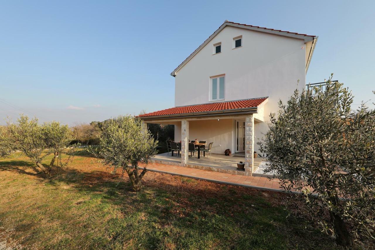Holiday Home Hrast Debeljak Esterno foto