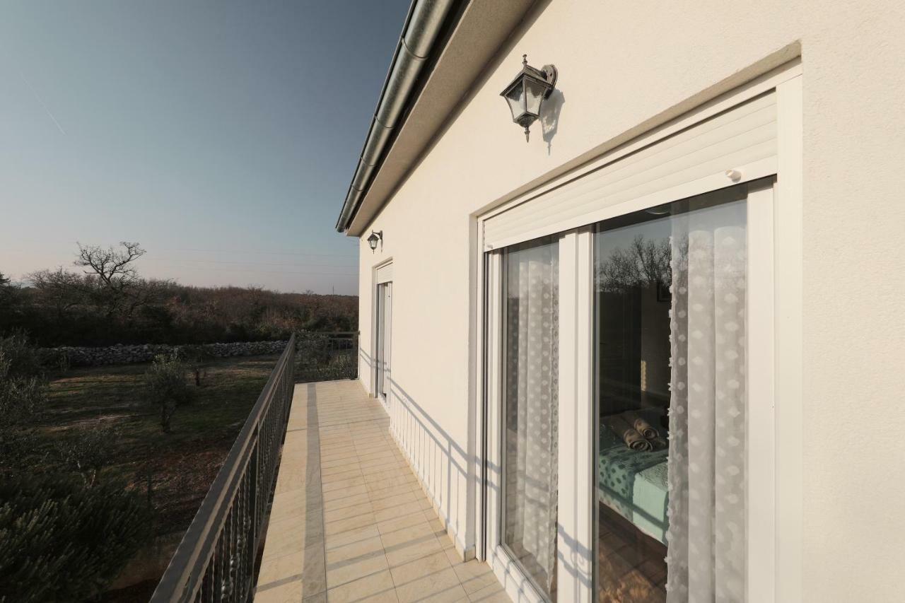 Holiday Home Hrast Debeljak Esterno foto